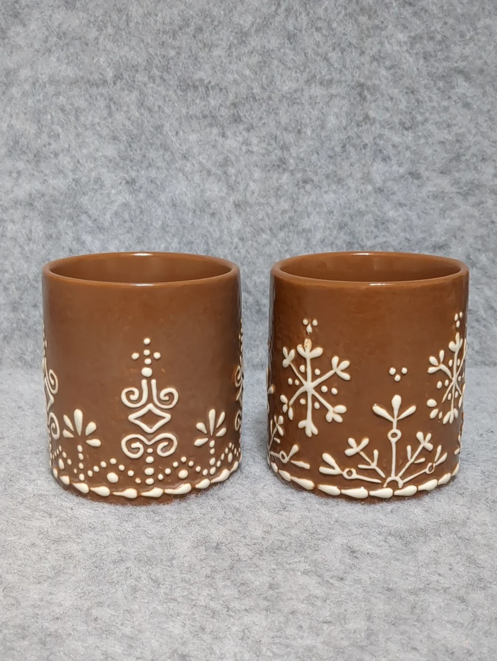 Pottery Barn Iced Gingerbread Set Of 2 Coffee Mugs Christmas